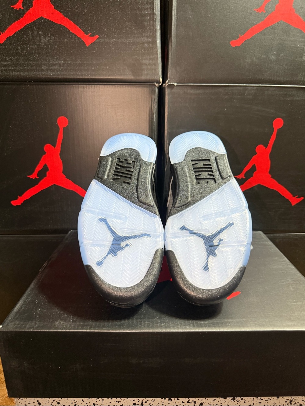 Air Jordan 5 Retro “Metallic Black” 2025 - Picture 6 of 6